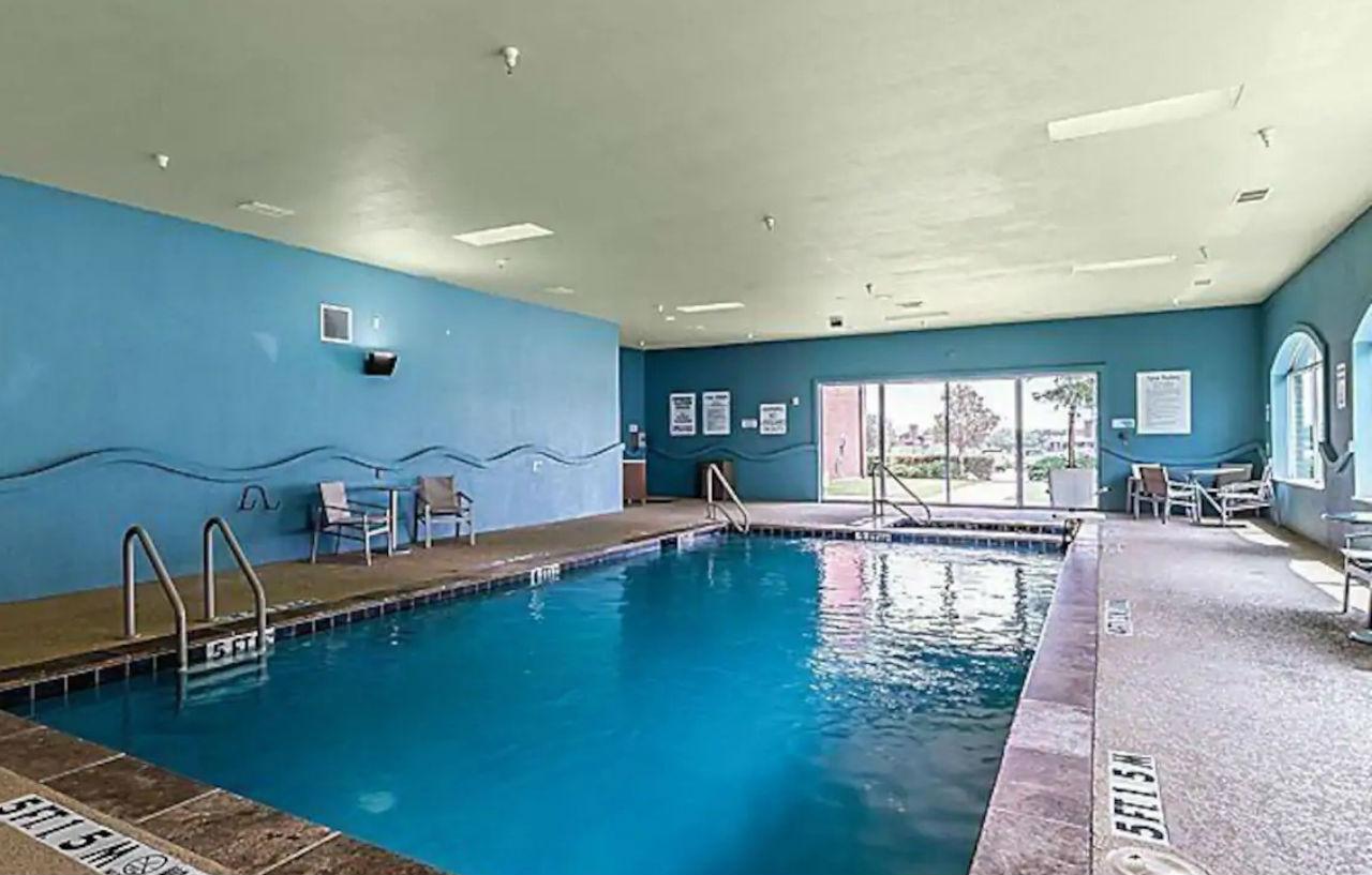 Holiday Inn Express & Suites Fort Worth - Fossil Creek By Ihg Bagian luar foto