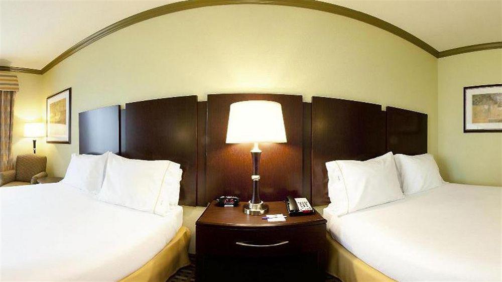 Holiday Inn Express & Suites Fort Worth - Fossil Creek By Ihg Bagian luar foto