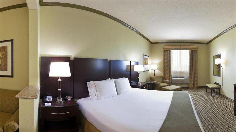 Holiday Inn Express & Suites Fort Worth - Fossil Creek By Ihg Bagian luar foto